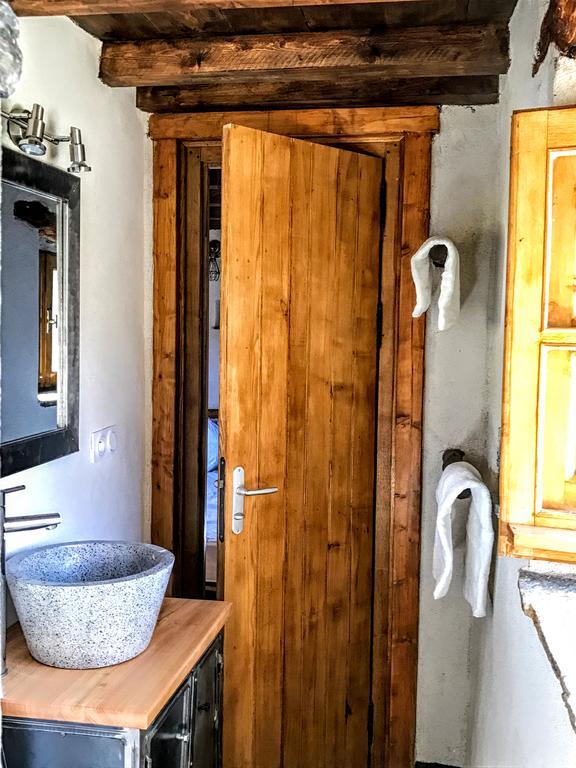 U Fragnu Guest House Omessa Bagian luar foto